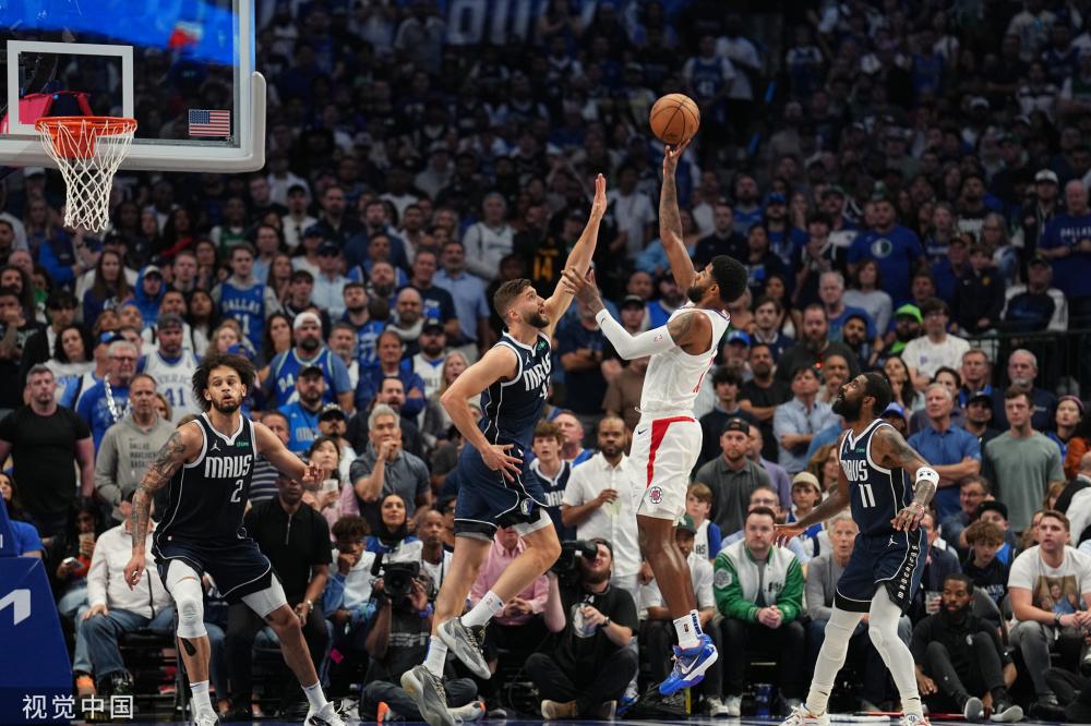 雄鹿队采取 雄鹿队采取