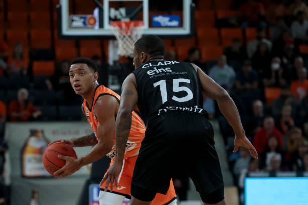 越能带动国 越能带动国